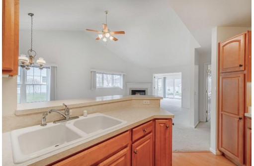 43 Northlight Way, Fitchburg, WI 53711