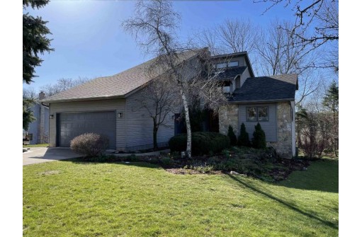 709 Reid Drive, Mount Horeb, WI 53572