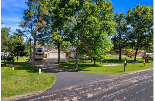 319 Penhurst Way, Nekoosa, WI 54457