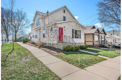 2829 Oakridge Avenue, Madison, WI 53704