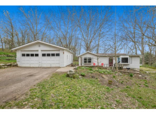 2933 Dellvue Drive Fitchburg, WI 53711