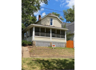 323 W Edgewater Street Portage, WI 53901