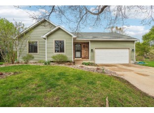 109 Columbia Circle Monona, WI 53716