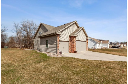 1013 E Superior Drive, Edgerton, WI 53534