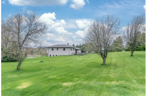 1212 Harms Road, Highland, WI 53543