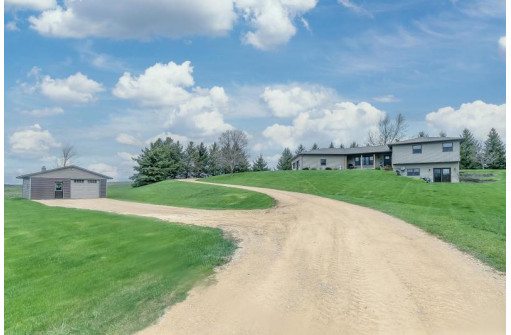 1212 Harms Road, Highland, WI 53543