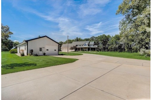 S7711 Freedom Road, North Freedom, WI 53951