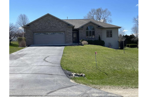 368 E Riverdale Drive, Edgerton, WI 53534