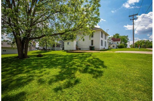 218 6th Avenue, New Glarus, WI 53574