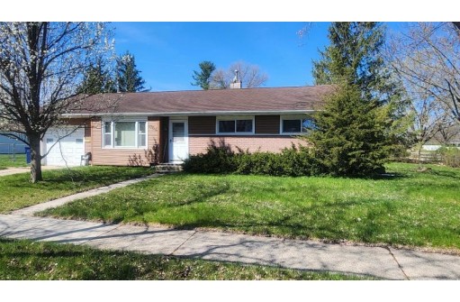 1704 Pershing Place, Janesville, WI 53546