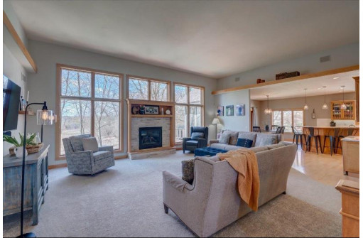 1115 Woodbridge Trail, Waunakee, WI 53597