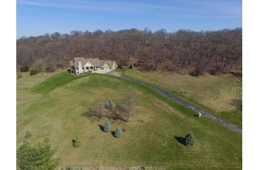 4893 Enchanted Valley Road, Middleton, WI 53562