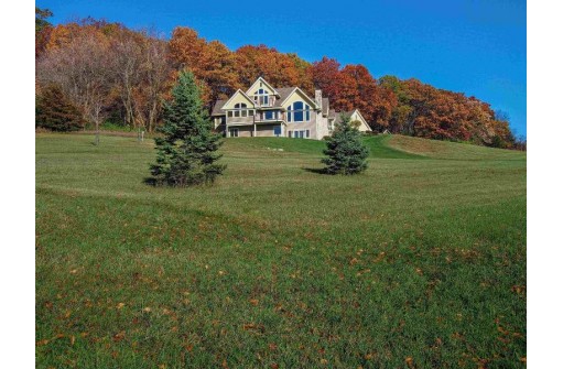 4893 Enchanted Valley Road, Middleton, WI 53562