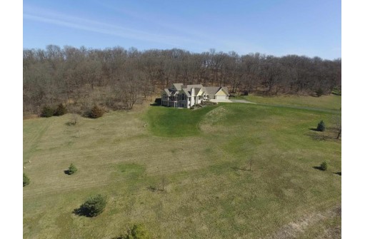 4893 Enchanted Valley Road, Middleton, WI 53562