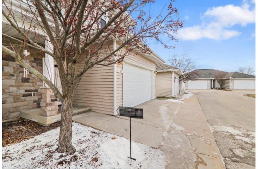 5124 Merwood Lane 113, Madison, WI 53718