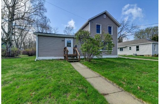 209 E Lawton Street, Edgerton, WI 53534