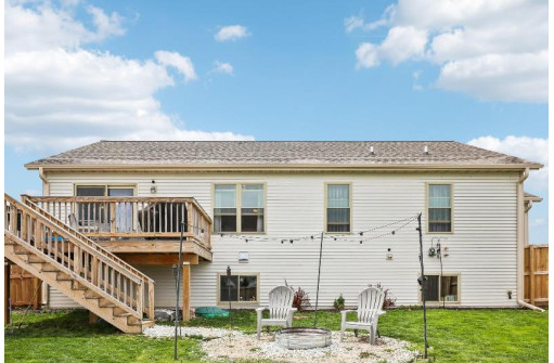 1330 Tower Hill Pass, Whitewater, WI 53190