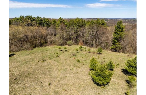 L1084 HUNT CLUB Miller Road, La Valle, WI 53941