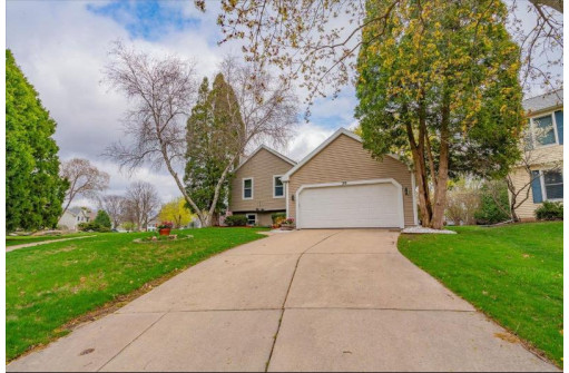 29 Sandy Court, Madison, WI 53717