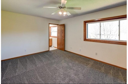 5862 Woodland Drive, Waunakee, WI 53597