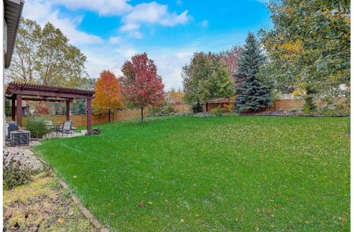 421 Bailey Drive, Madison, WI 53718