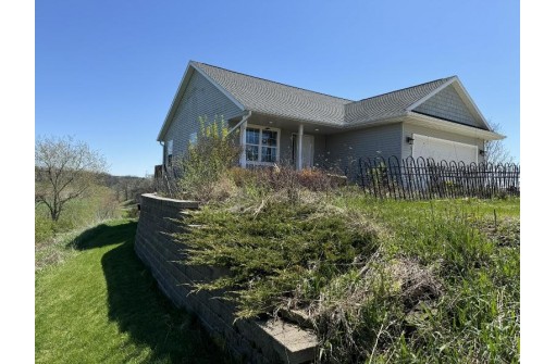 16896 Pond View Lane, Mineral Point, WI 53565