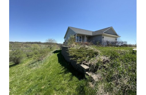 16896 Pond View Lane, Mineral Point, WI 53565