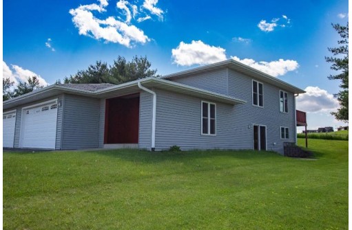 1396 Bea Ann Drive B, Dodgeville, WI 53533