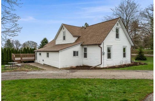 W6594 Willow Bend Road, Walworth, WI 63184