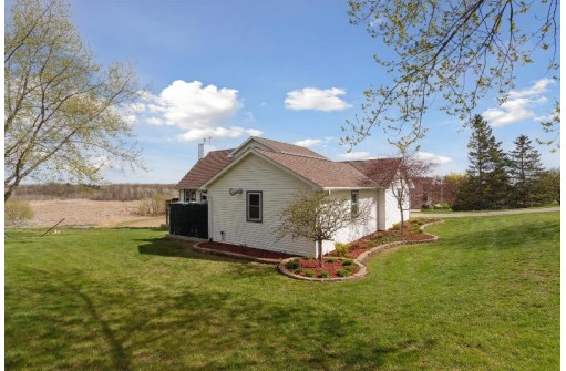 N5776 W Horseshoe Road, Horicon, WI 53032