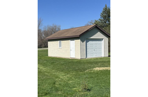 392 E Riverview Road, Edgerton, WI 53534-9015