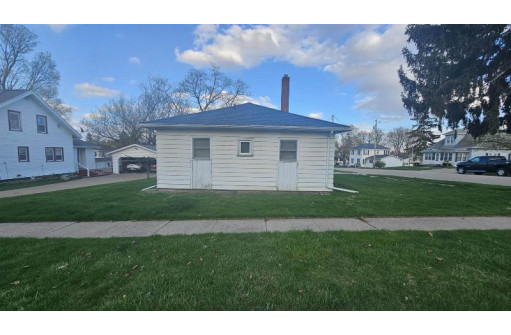 643 W Cherry Street, Lancaster, WI 53813