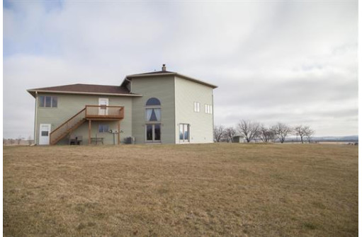 155 Walnut Road, Platteville, WI 53818