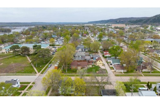 158 N Wacouta Avenue, Prairie Du Chien, WI 53821