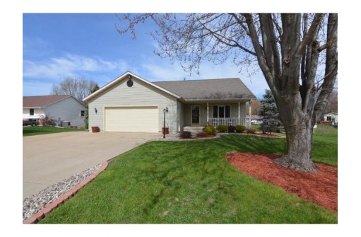 104 Sunset Circle, Columbus, WI 53925