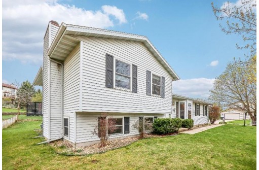 5809 Chester Circle, Fitchburg, WI 53719