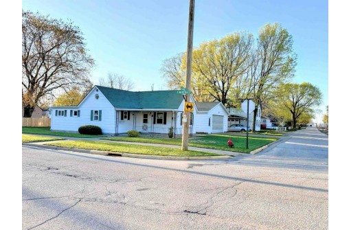 431 S Illinois Street, Prairie Du Chien, WI 53821