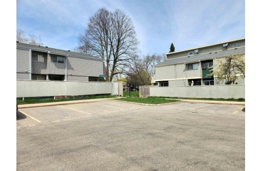 529 East Bluff, Madison, WI 53704