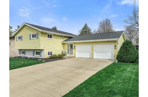 1064 Bayberry Drive, Watertown, WI 53098