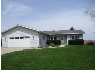 185 Victory Street Juneau, WI 53039