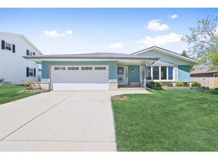 2270 E Norwood Drive Oak Creek, WI 53154