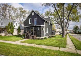 402 W 3rd Street Oconomowoc, WI 53066