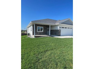 827 Vineyard Drive Cambridge, WI 53523