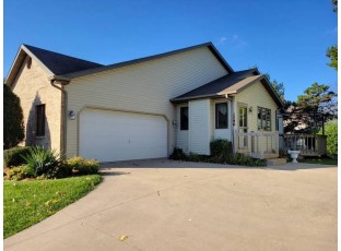 1746 Apple Drive Sun Prairie, WI 53590