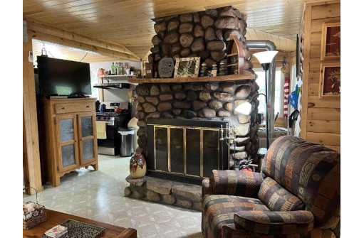 10213 North Tree Lake Drive, Rosholt, WI 54473