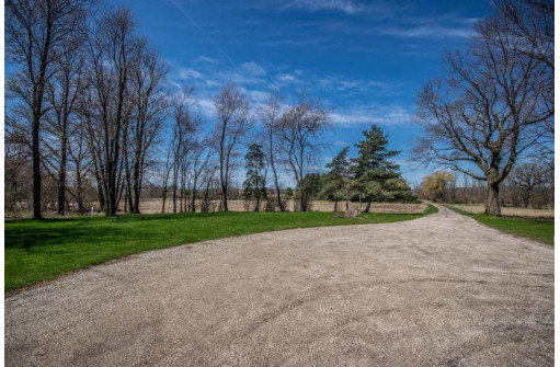 6265 Hilldale Drive, Hartford, WI 53027-9535