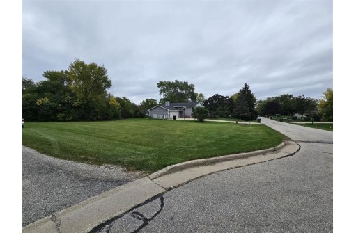 1414 South 166th Street, New Berlin, WI 53151