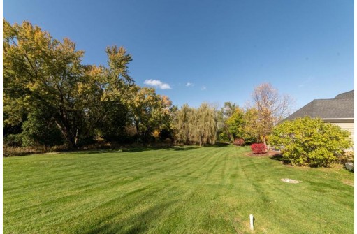 N1517 Meadow Ridge Circle, Lake Geneva, WI 53147