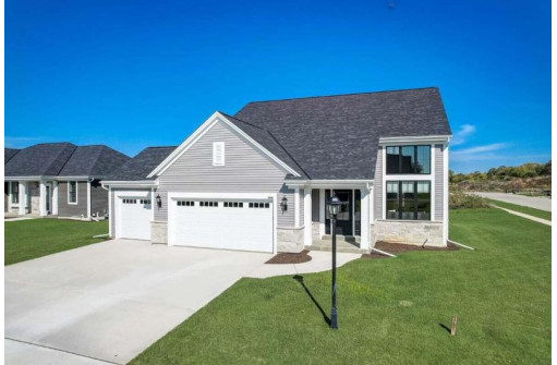 2686 Red Oak Lane, East Troy, WI 53120