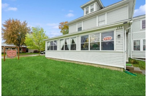 723 Williams Street, Lake Geneva, WI 53147